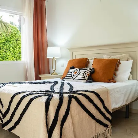 Salt & Garden Apartment *