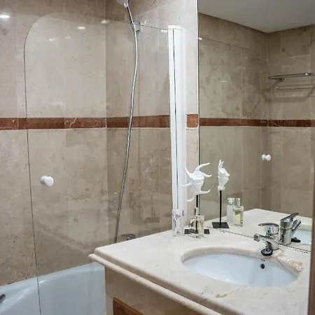 Salt & Garden Apartment *